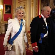 Při večerním banketu byla Camilla opět v dobré náladě.