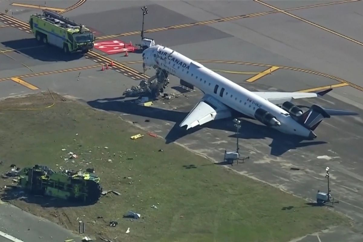 Při srážce letadla a hasičského vozu selhal pozemní radar