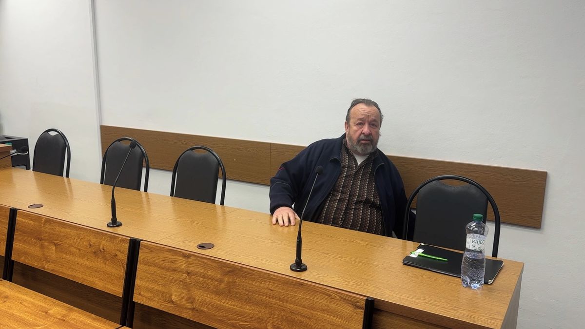 Ukrajinec v SUV zostra pucoval strážníka v Tachově. Je to pro něj přirozené, řekl soud a zastavil stíhání