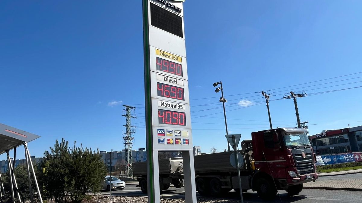 Drahá paliva znamenají růst příjmů státu o desítky milionů denně