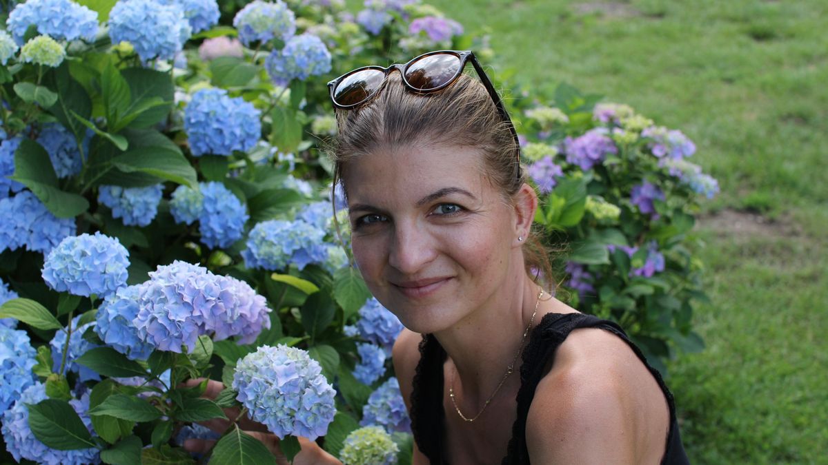 Zahradnice se podělila o nejčastější chyby při pěstování v květináčích. Vévodí zálivka