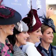 Dámy svými outfity okouzlily přítomné fotografy.