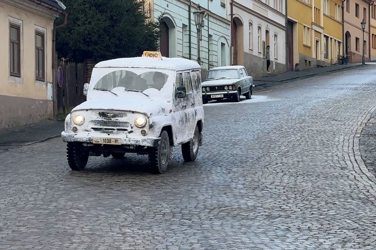 Zasněžené ulice i zamrzlé ruské lady. V Úštěku natáčí hollywoodský štáb, zatím bez DiCapria 