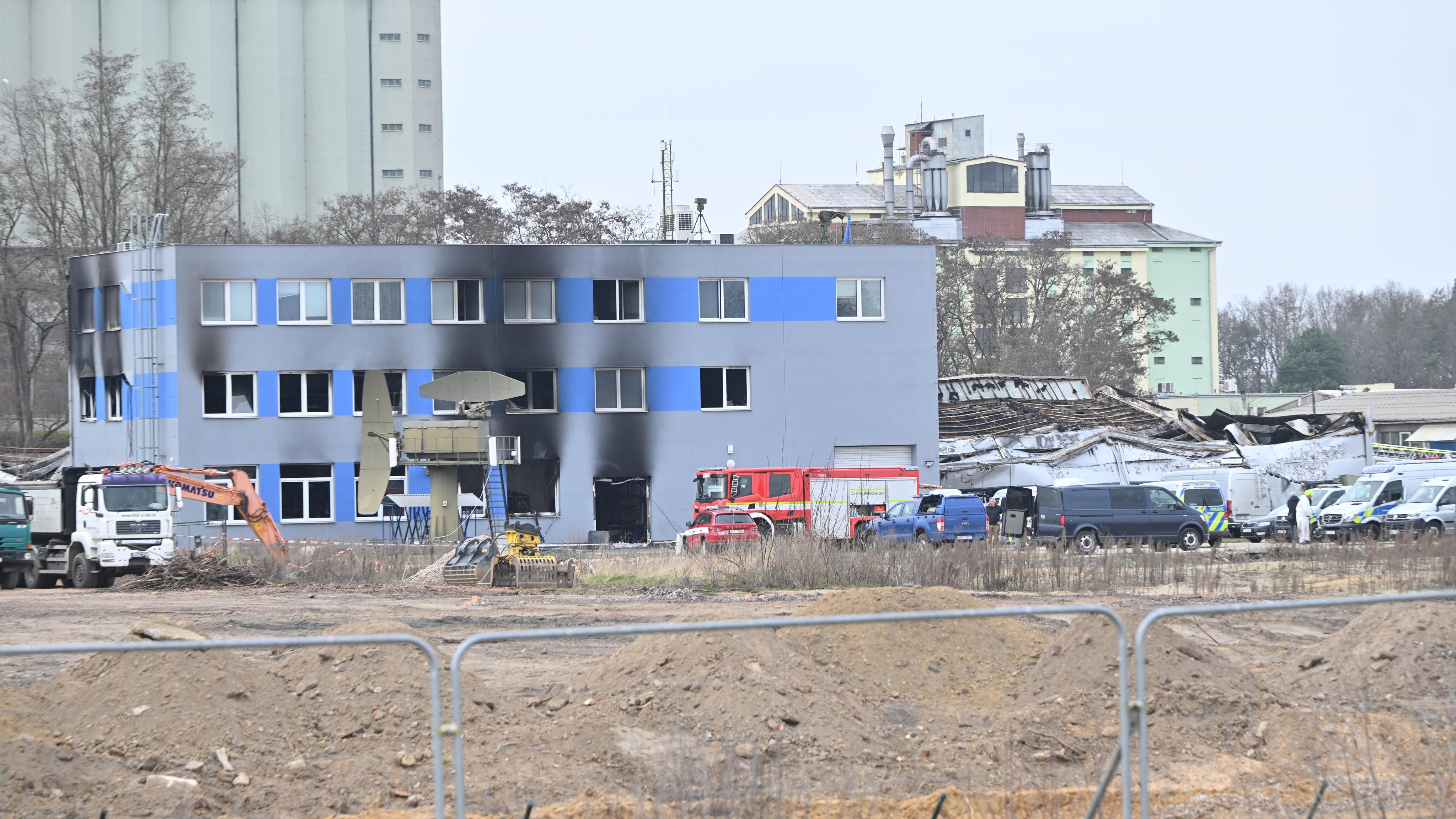 Hàng trăm triệu. Nhà máy ước tính thiệt hại sau vụ tấn công bằng lửa