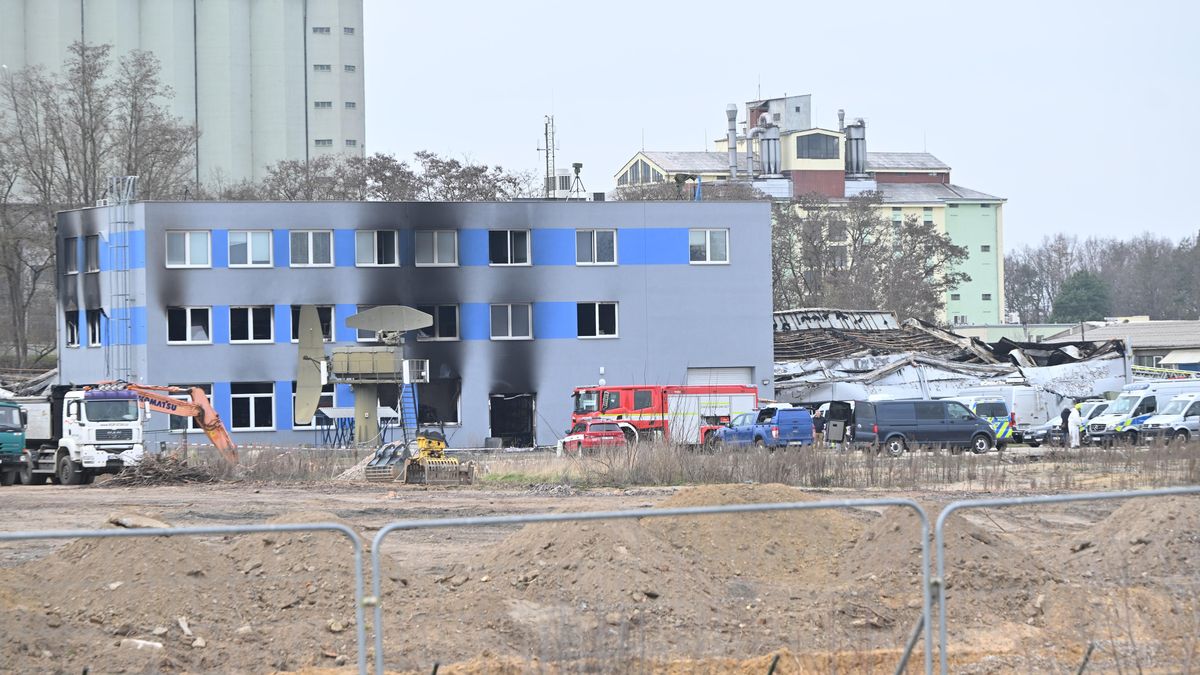 Stovky milionů. Zbrojovka odhadla škodu po žhářském útoku