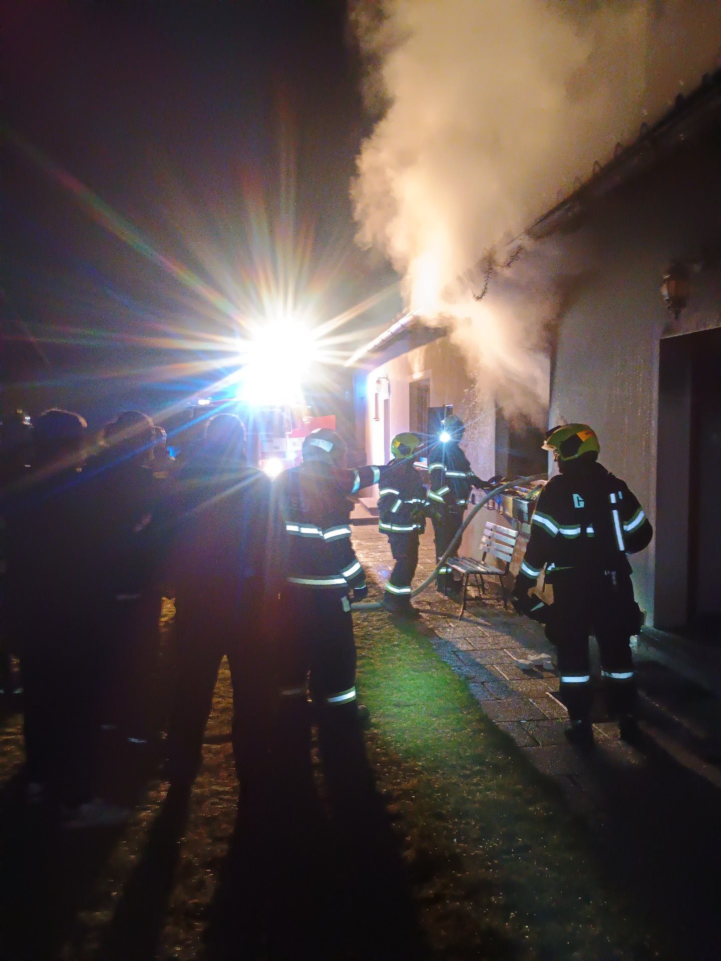 Při požáru na Strakonicku zemřel člověk