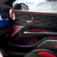 Kabina nabídne tradiční kombinaci komfortu, luxusu a sportovnosti.