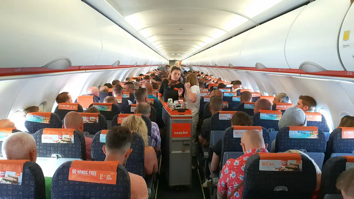 Nízkonákladové easyJet nabídnou víc místa na nohy. O pět centimetrů