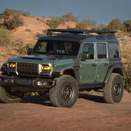 Jeep Wrangler Anvil 715 ukazuje vůz pro dobrodruhy a cestovatele.