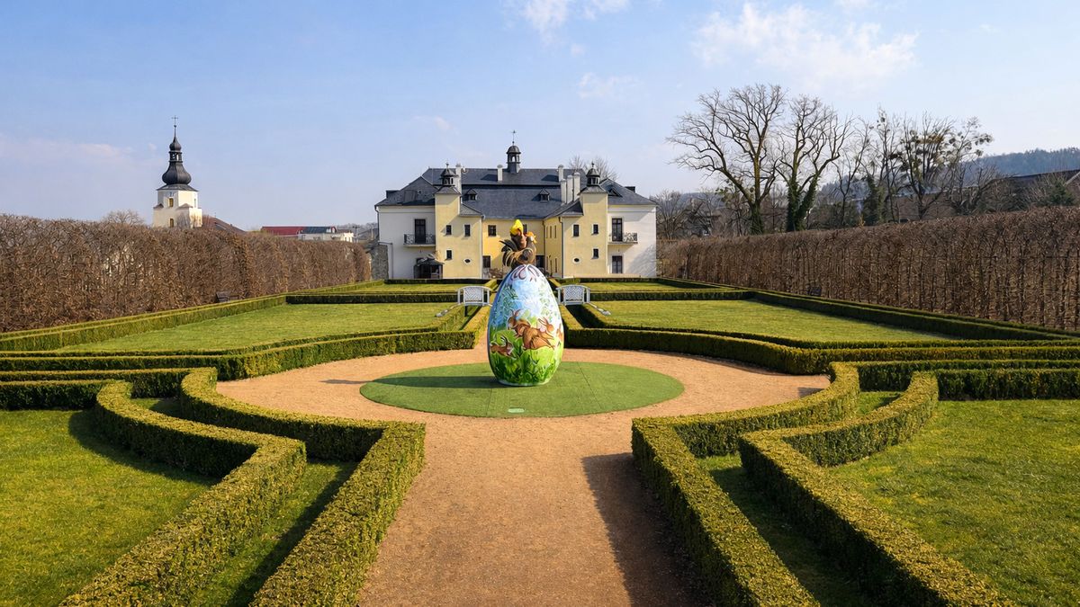 Největší velikonoční kraslice v Česku má 3,6 metru. K vidění je na Opavsku