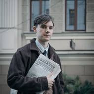 Šestnáctiletý mladík Helmuth Hübener (Ewan Horrocks)