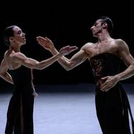 Kostýmní zkouška představení Avant-Garde, které mělo v Národním divadle premiéru 12. března 2026. Tanečníci Kristýna Němečková a Marco Piraino