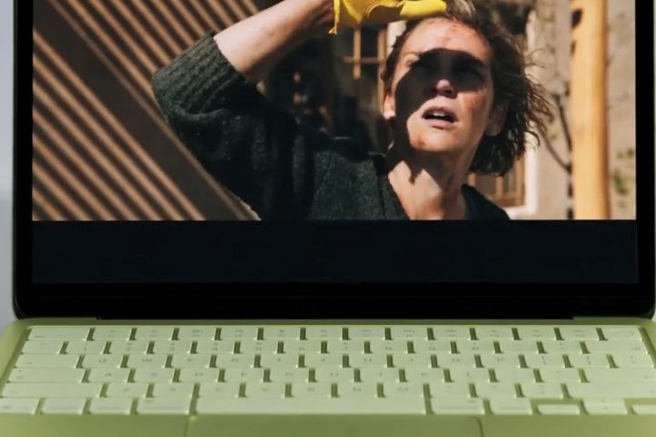 Za 16 i 100 tisíc korun. Rozdíly v cenách nových MacBooků jsou propastné