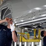 Výroba auta už dávno není špinavá práce. Právě naopak. 