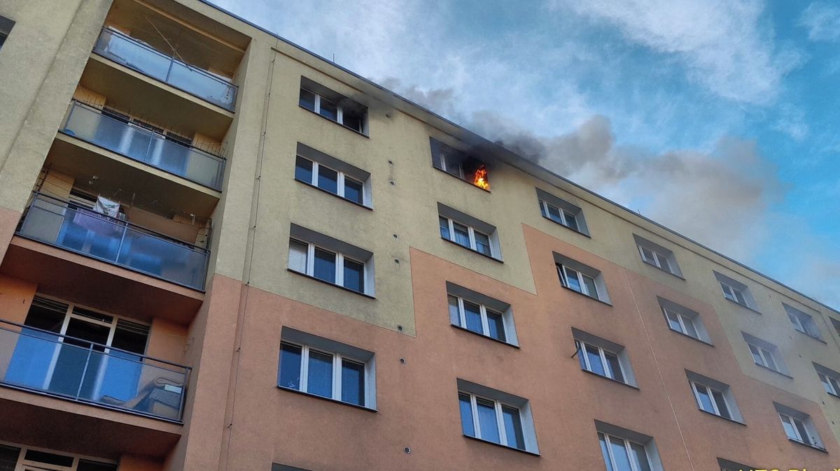 Při požáru bytu v Plzni zemřela 82letá žena