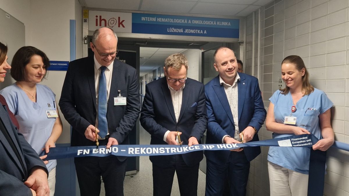 Stavařský oříšek. Na rekonstrukci JIP ve 14. patře se podílelo 150 pracovníků