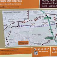 Mapa uzavřeného úseku a objízdných tras