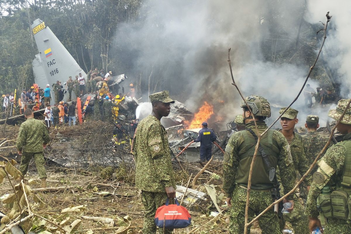 Havárii kolumbijského vojenského letounu nepřežilo nejméně 66 lidí