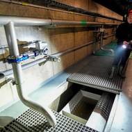 Vyplachovací vany jsou plněny vodou jímanou přímo z Vltavy.