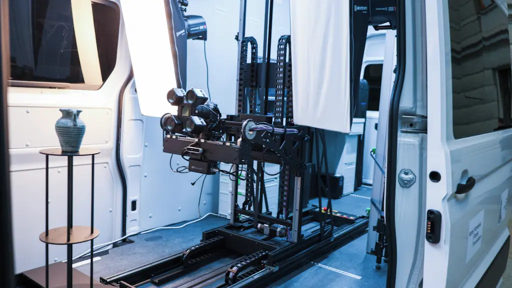 Digitalizační stanice Archa III pojede z Prahy na Ukrajinu dokumentovat ohrožené památkové předměty