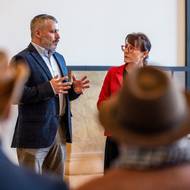 „Ve chvíli, kdy dovolíme nenávisti, aby se šířila, tak může opět velmi snadno zničit celý svět,“ řekl v Terezíně při otevření expozice Pavel Král (na snímku), předseda Židovské obce v Praze.