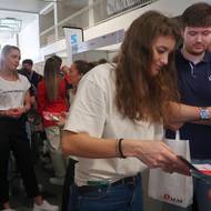 O studenty se přetahovalo 118 firem