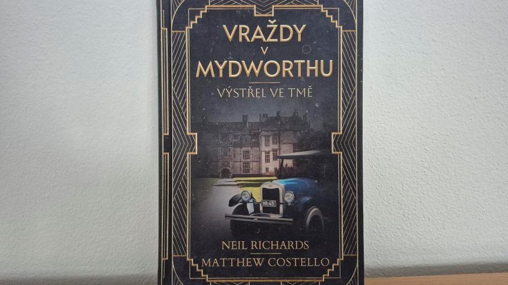 RECENZE: Výstřel ve tmě je milá průměrná detektivka do kapsy