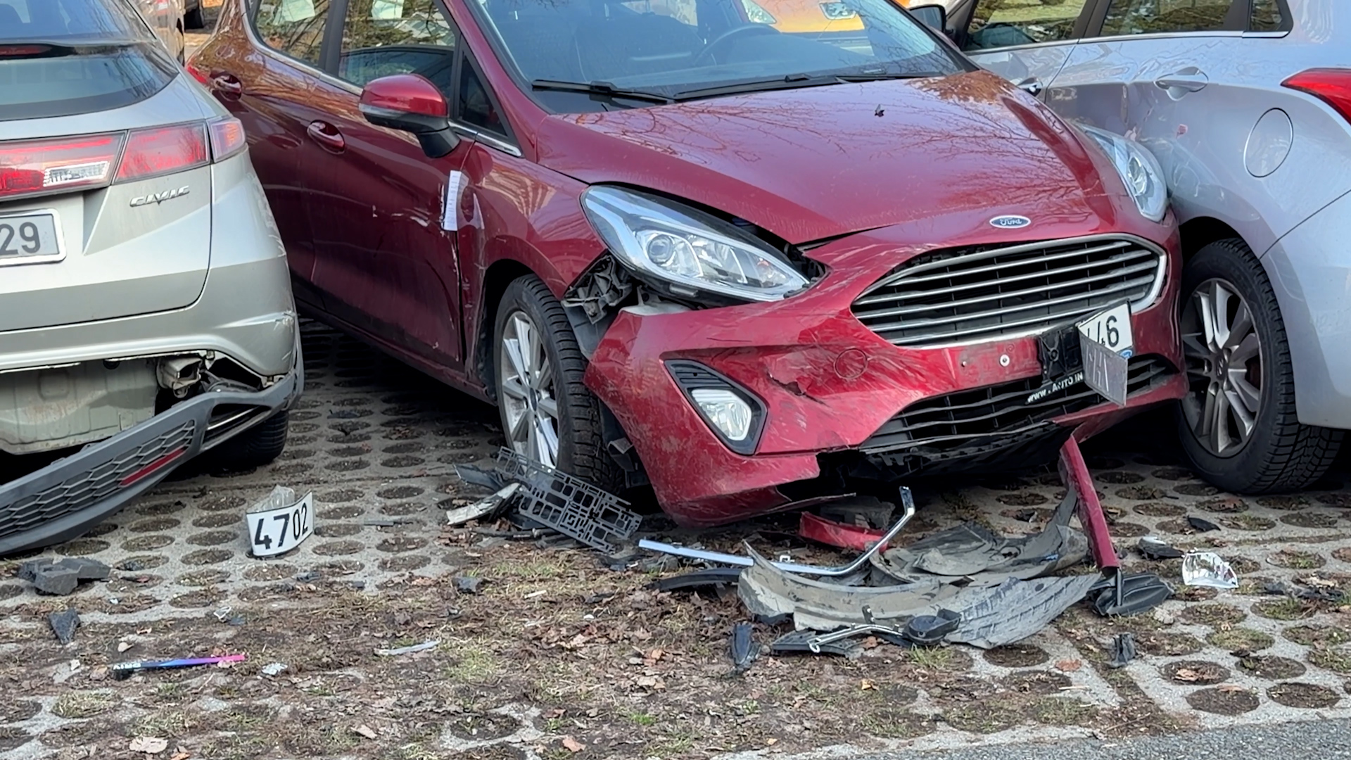 Dítě bylo předáno do péče záchranářům a převezeno do nemocnice.