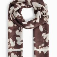 Šála s květinovým vzorem, C&A, 250 Kč