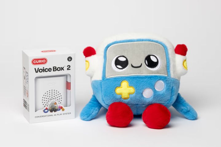 Dítě řeklo AI hračce, že ji má rádo, chatbot ho odbyl. Odborníci volají po regulaci