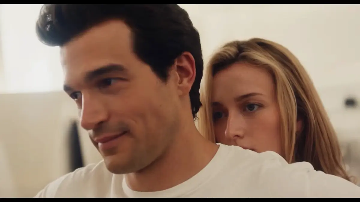 RECENZE: Love Story sklízí rekordy. Kennedyovský pár přitom ukazuje v naleštěné vitríně