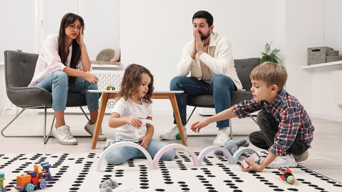 Když se z milenců stanou organizátoři rodiny: proč je důležité na chvíli vystoupit z role rodiče