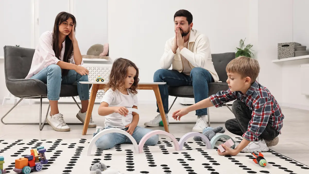 Když se z milenců stanou organizátoři rodiny: proč je důležité na chvíli vystoupit z role rodiče