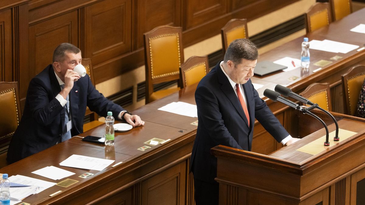 Babiš si s Okamurou osobně vyříkávají zbraně pro Ukrajinu