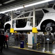 Zajímavé je, že se v jedné řadě vyrábí různé typy automobilů. Aktuálně čtyři.