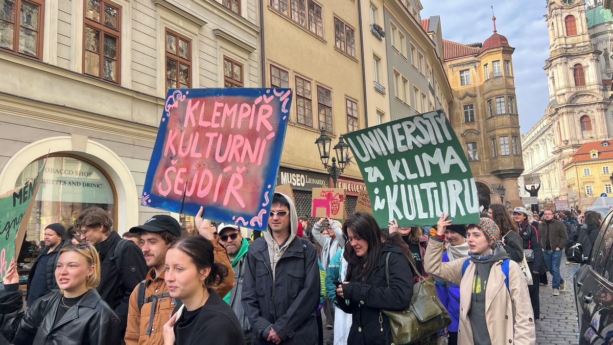 Petici za odvolání ministra Klempíře podepsaly téměř 4000 lidí