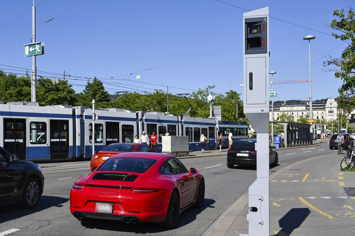 Švýcarský kanton v referendu odpískal stacionární radary. Neslouží prý bezpečnosti, jen plní obecní pokladny  