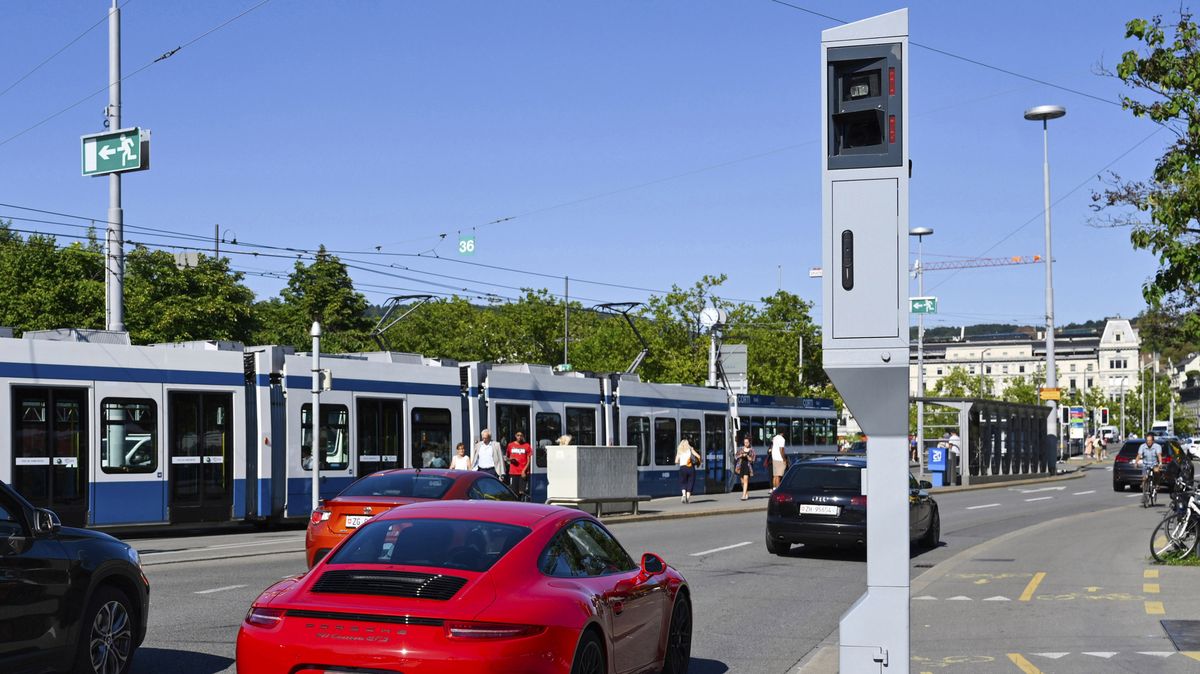 Švýcarský kanton v referendu odpískal stacionární radary. Neslouží prý bezpečnosti, jen plní obecní pokladny