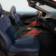 Interiér Ferrari Amalfi Spider v barvě červené Tramonto