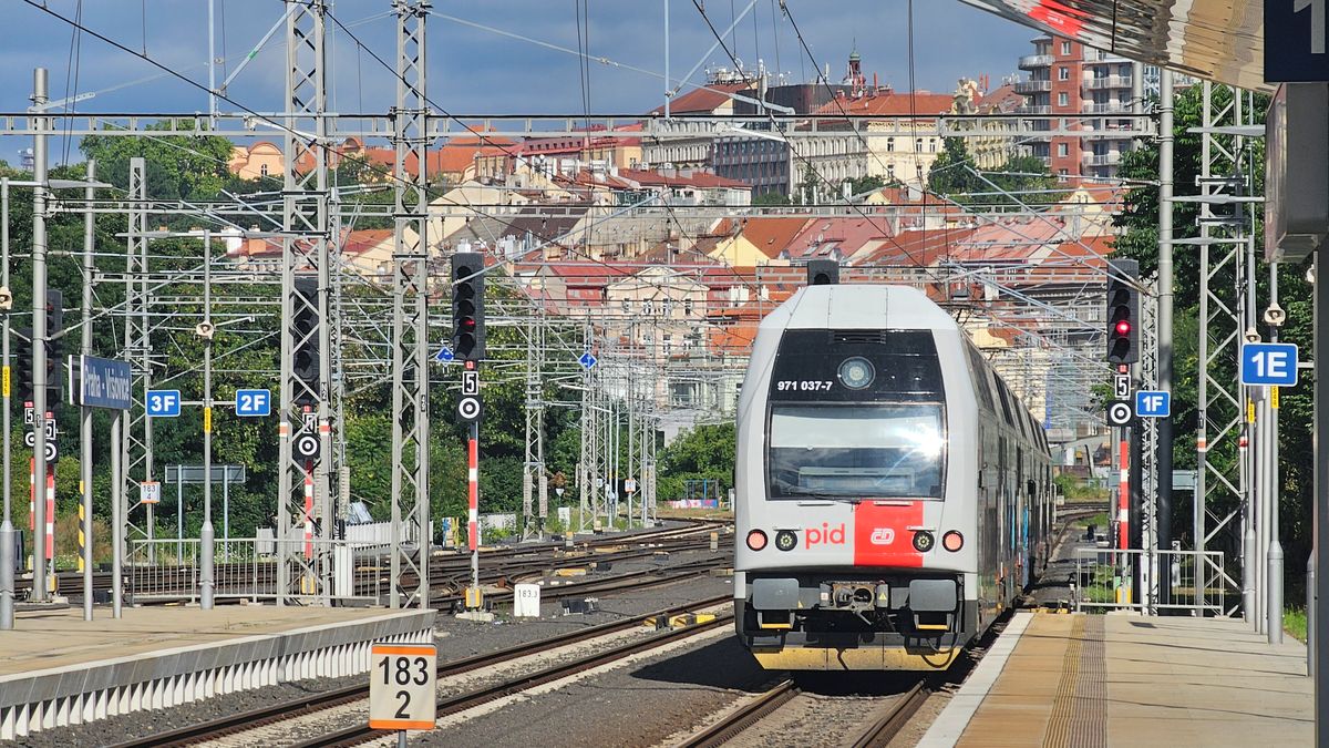 Stovky milionů půjdou na pražské školy, ale i na vlakové spojení na severu metropole