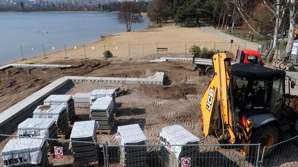 Začala proměna nejslavnější plzeňské pláže, na Ostende přibydou tři nová mola