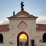 Máte-li štěstí, přeje-li vám krásné počasí, vidíte světelný zázrak v čase rovnodennosti. 