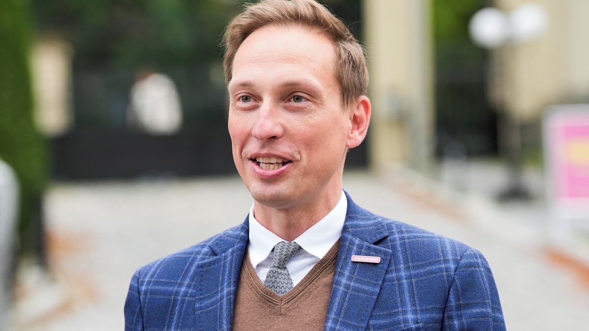 Ať stát zveřejňuje smlouvy s fyzickými osobami, žádá poslanec. Vláda je proti