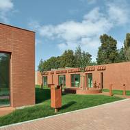 Zdánlivě totožné budovy mají drobné odlišnosti: je jím například stínění oken nebo jiný vzor v pokládání cihel. 