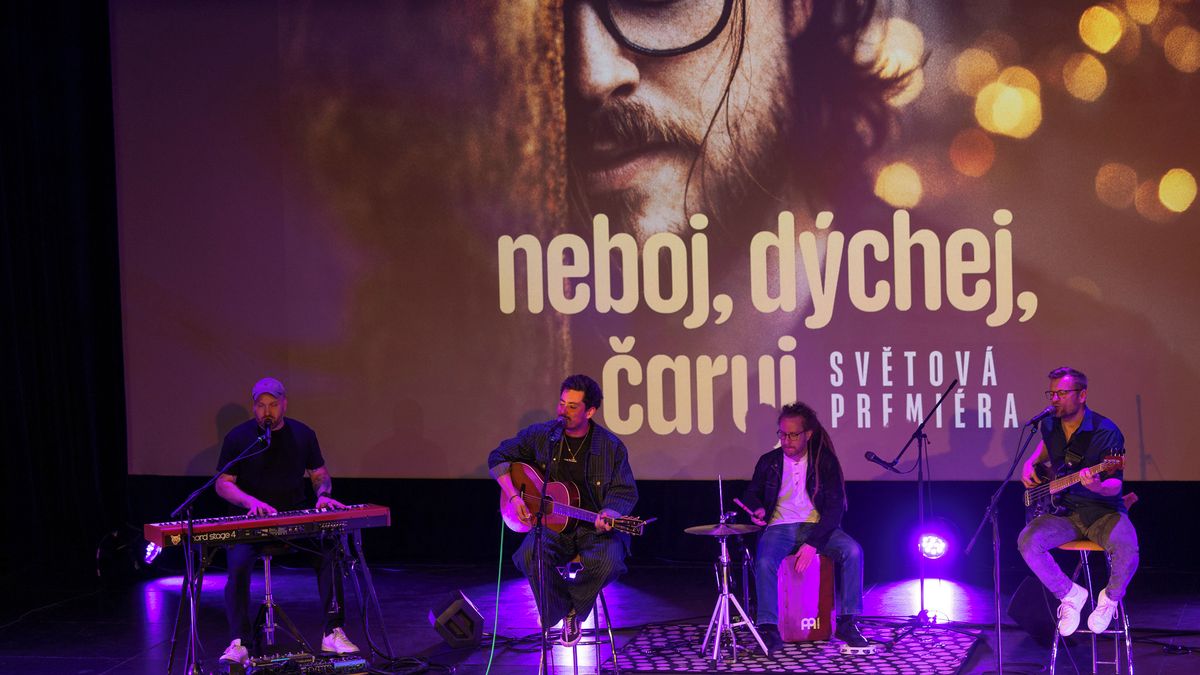 Takový byl David Stypka: Emocemi nabitá předpremiéra filmu Neboj, dýchej, čaruj
