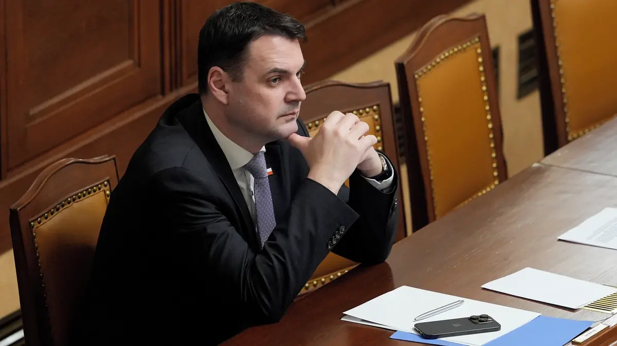 Macinka upřesnil, které politiky má za méněcenné. Udělám vše, aby v politice nebyl, reaguje Rakušan