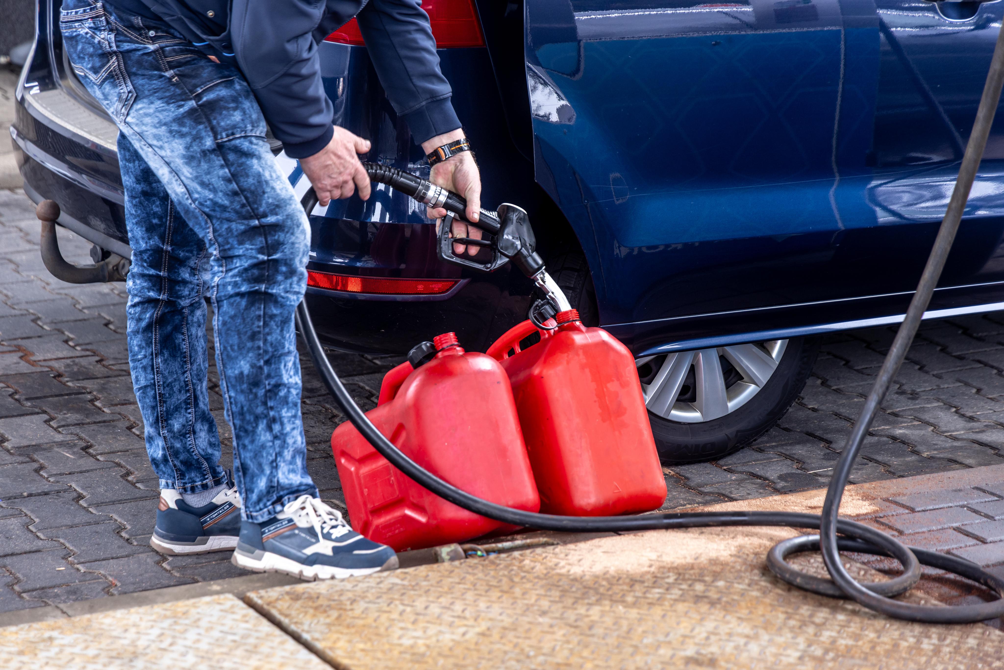 Đức sẽ giải phóng một phần trữ lượng dầu mỏ của mình