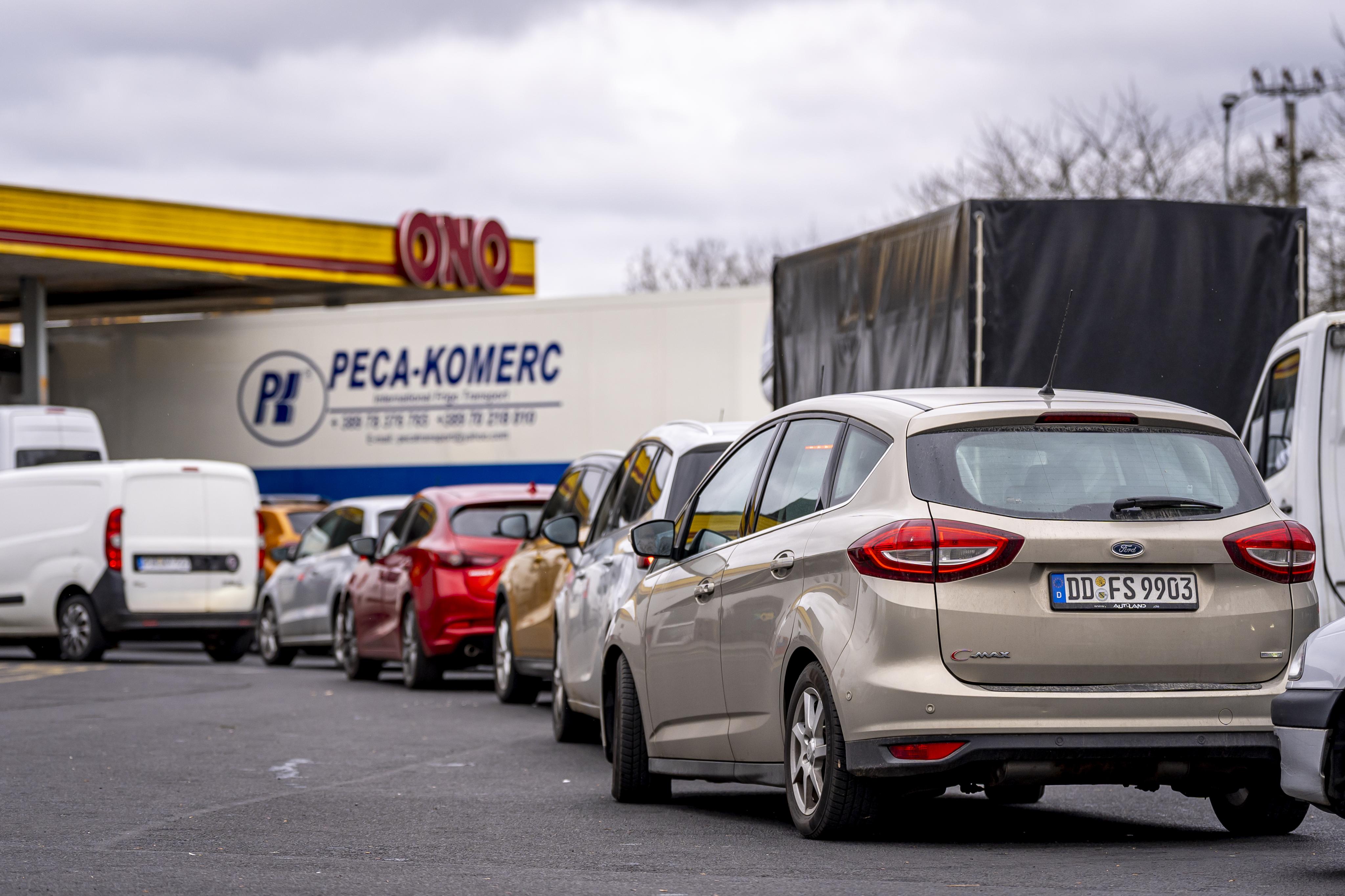 Đức hạn chế trạm xăng tăng giá