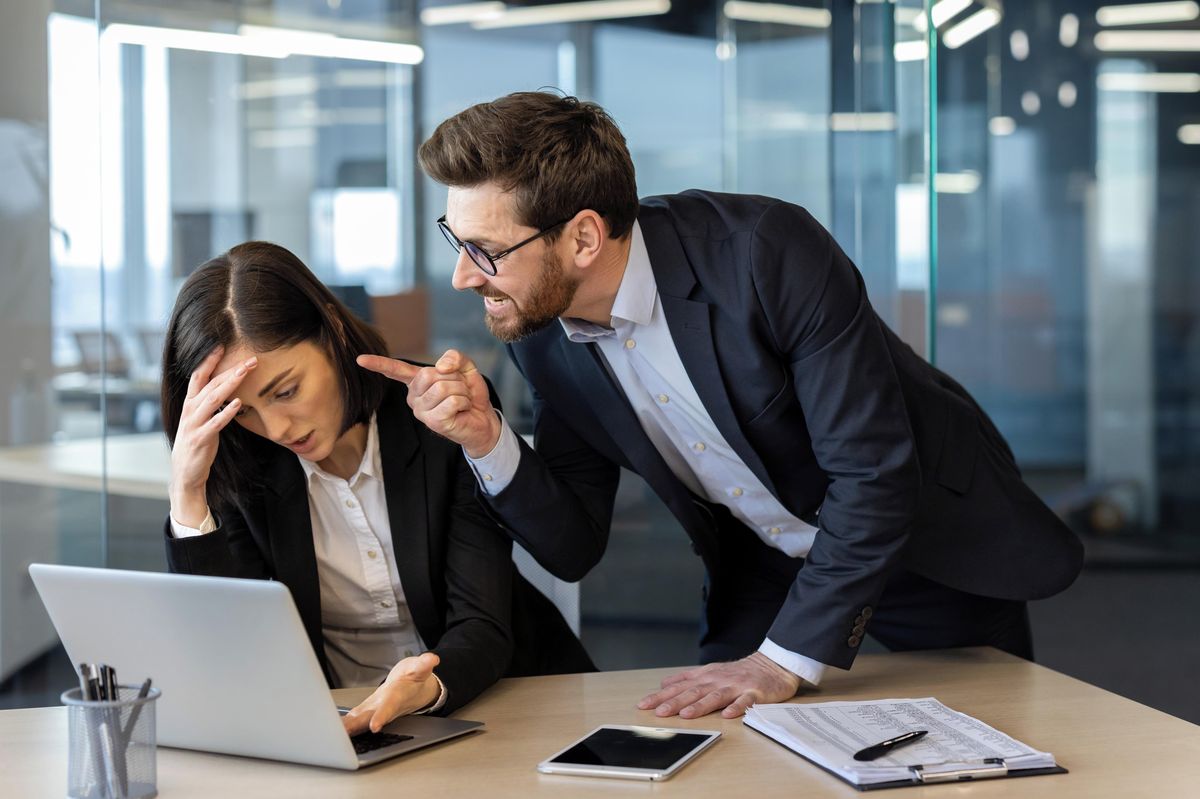 Šéf na ženu pořvával bramboro. Soud to označil za rasismus a přiznal jí statisíce