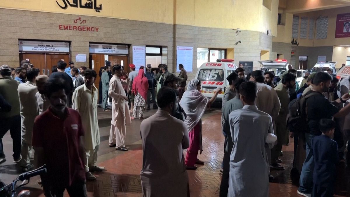 Bouře v Pákistánu si vyžádala nejméně 16 obětí